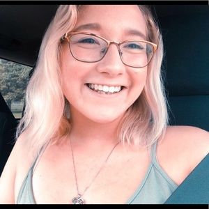 Meet your Posher, Tayler ann